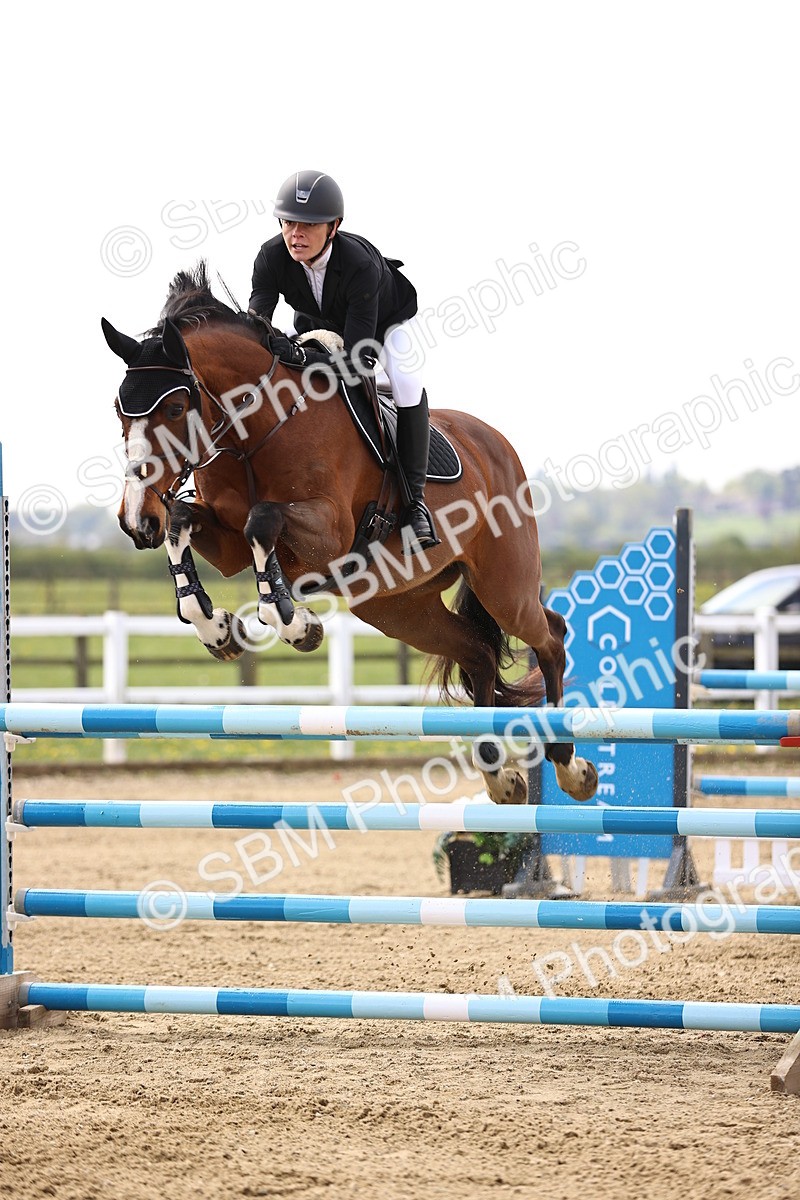 SBM_002333 - Class 11 - Senior newcomers - 1.10m