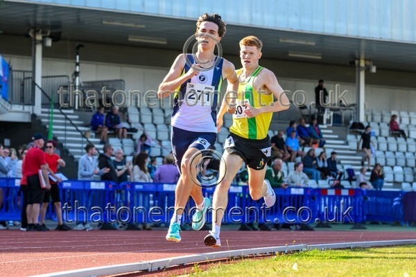 Age25SAT-918141 - Track Male