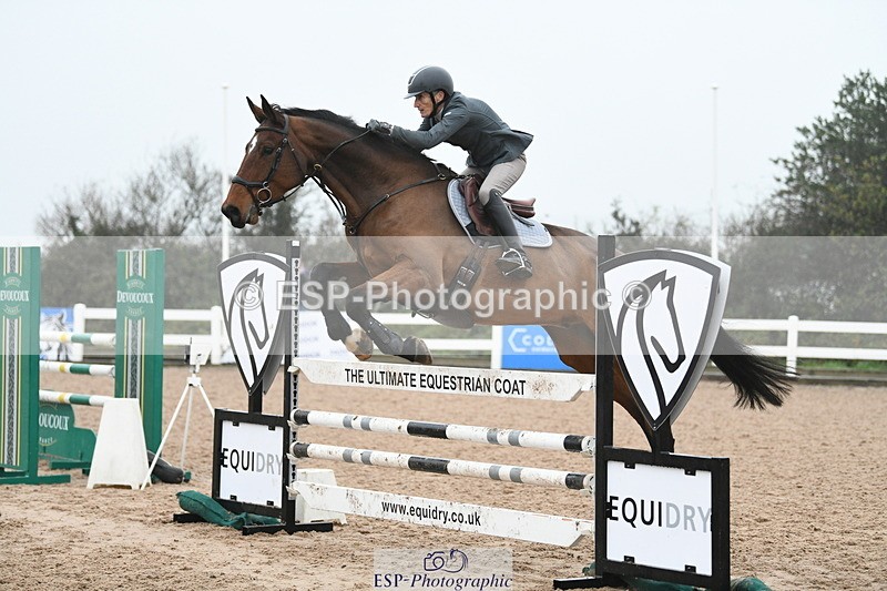 241103A-110947-07701 - SUN Cls 21 Snr Newcomers and 1.10m Open