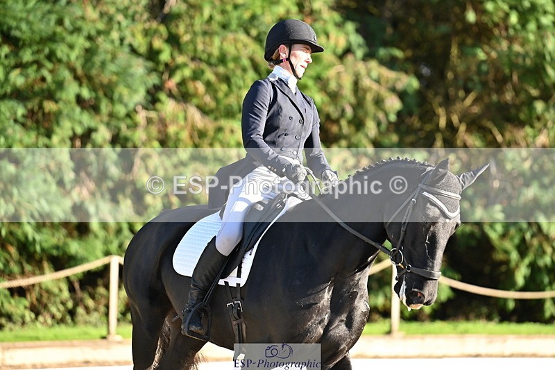 251023A-161213-05814 - A-013-Louisa.Lockwood