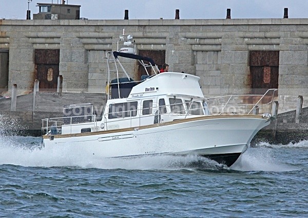 090829 BLUE OCTO IMG_3467 - Motor Yachts