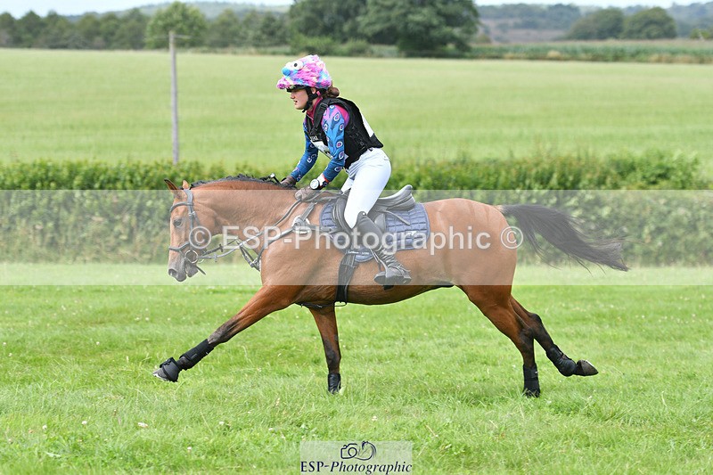 240804-151434-17569 - 601-Tichy_Sanders-UBERTON_VAN_HET_DALHOF