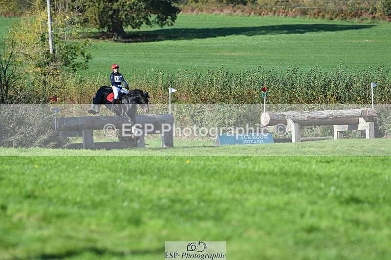 251024A-123803-11605 - B-136-Sophie.Jackson