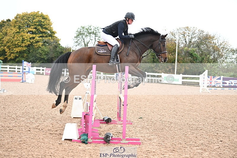 241023A-110337-00450 - Cls 1 British Novice and 90cm Open