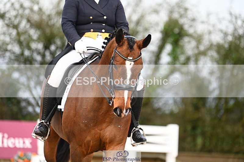 240218A-093954-05193 - 201-Emily.farleigh-Wake.up