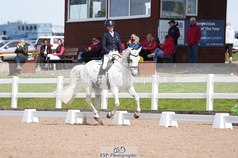 250906-135803-03806 - 067-Laura.PercyConobola.Cascade