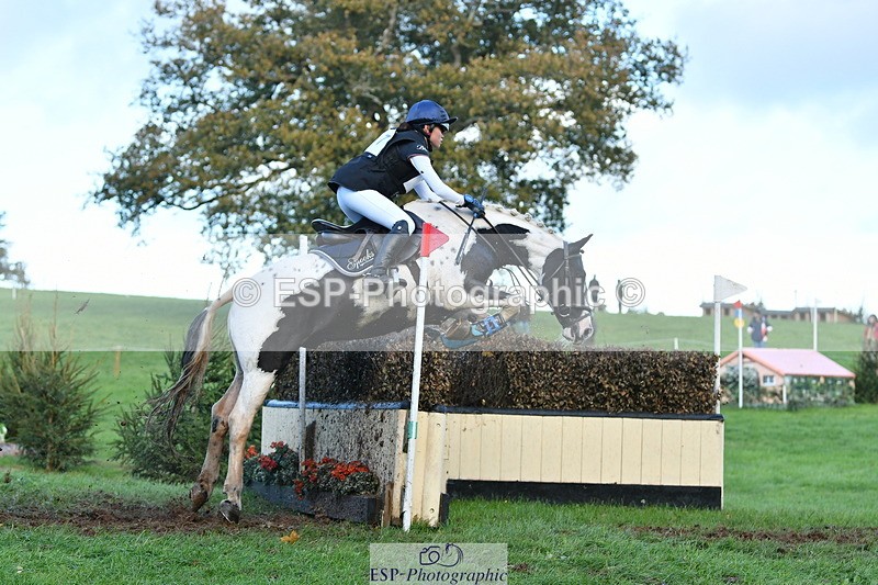 251025A-163450-22232 - H-607-Hannah.Bourgoine