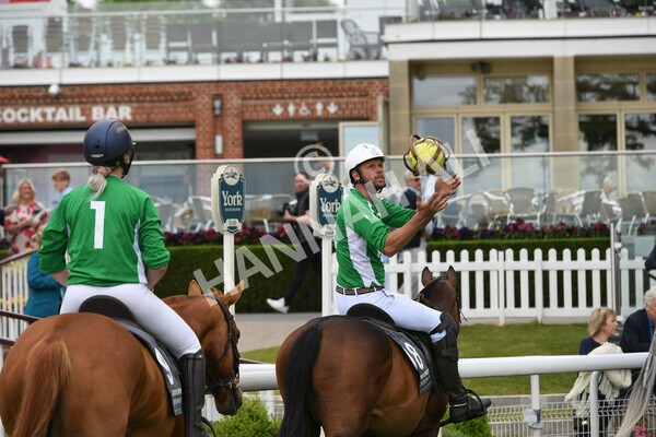 yr22052022r8e-31 - ROR - Parade Ring York