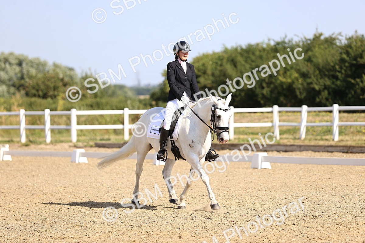 SBM_008679 - Novice 5 - 08.30-9.33