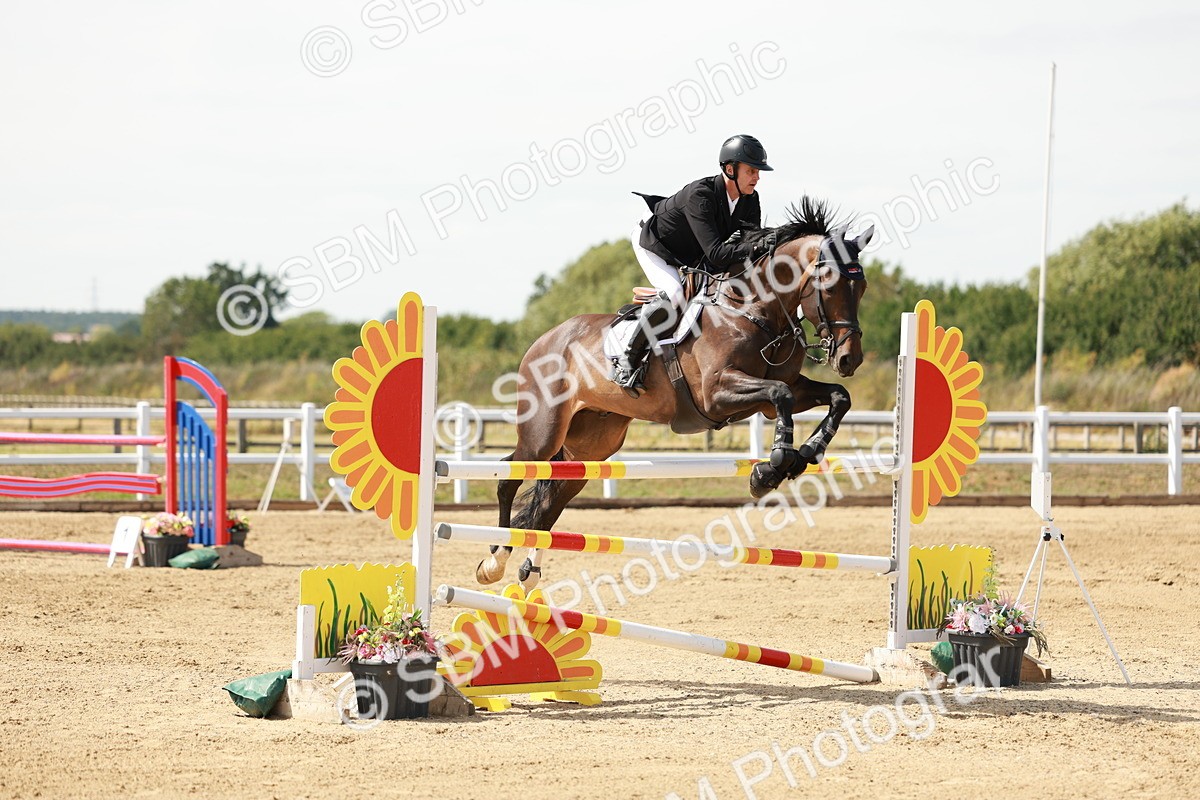 SBM_007978 - Class 4 - Senior Foxhunter - 1.20m Open