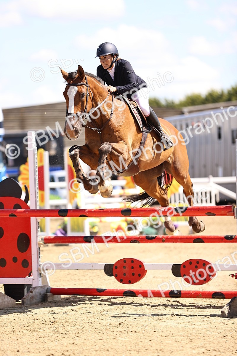 SBM_015039_Class 15 - Senior Newcomers 110m Open - Michelle