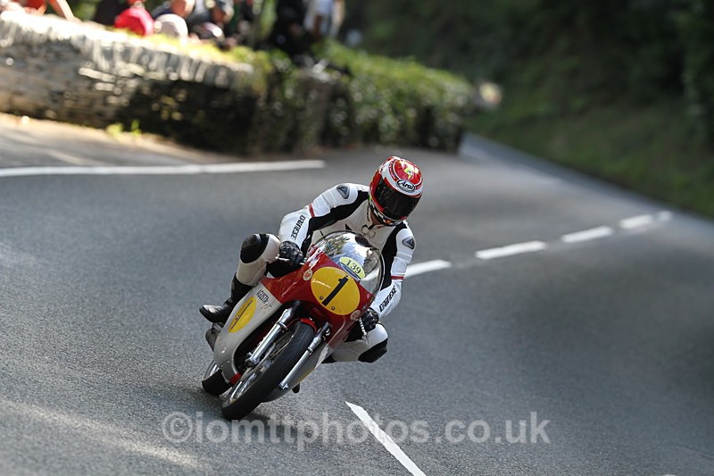 FOM_1265 - Classic TT Lap of honour