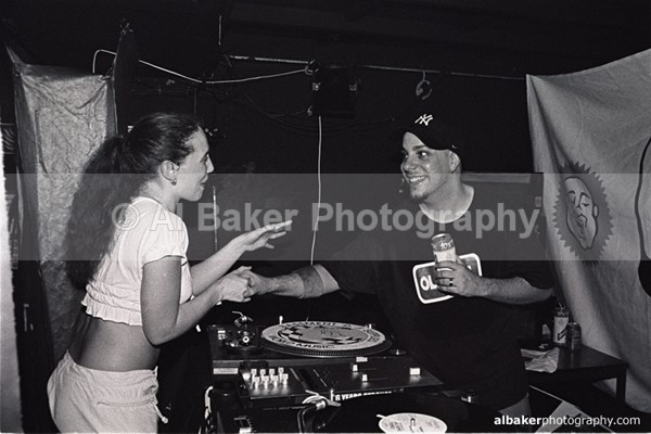 32 - Friends-&-Family @ the roadhouse 06.04.02