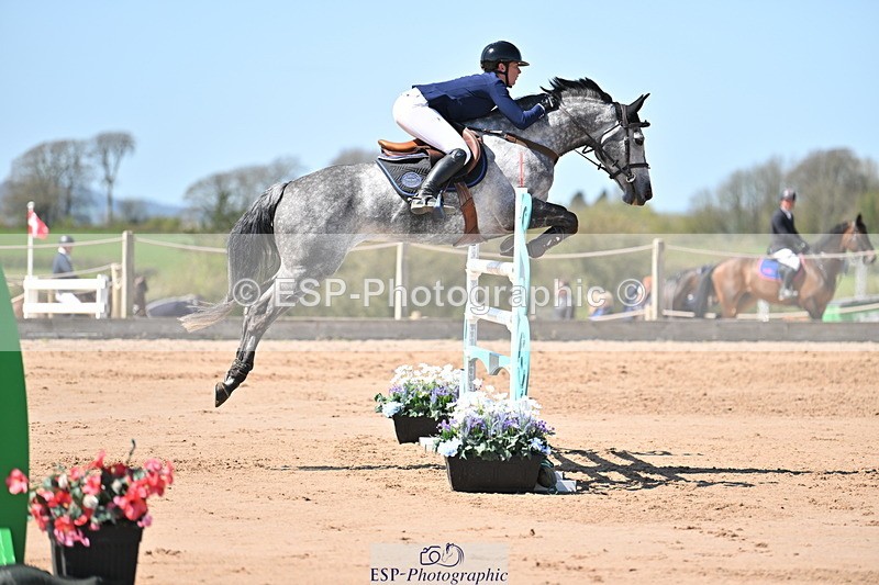 240420A-135046-11510 - Cls 7, 2 Star Medium Tour 1.35m