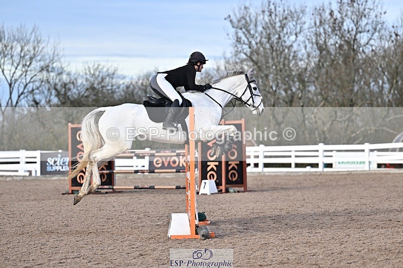 251126-124852-00525 - Cls 4 Newcomers and 1.10m