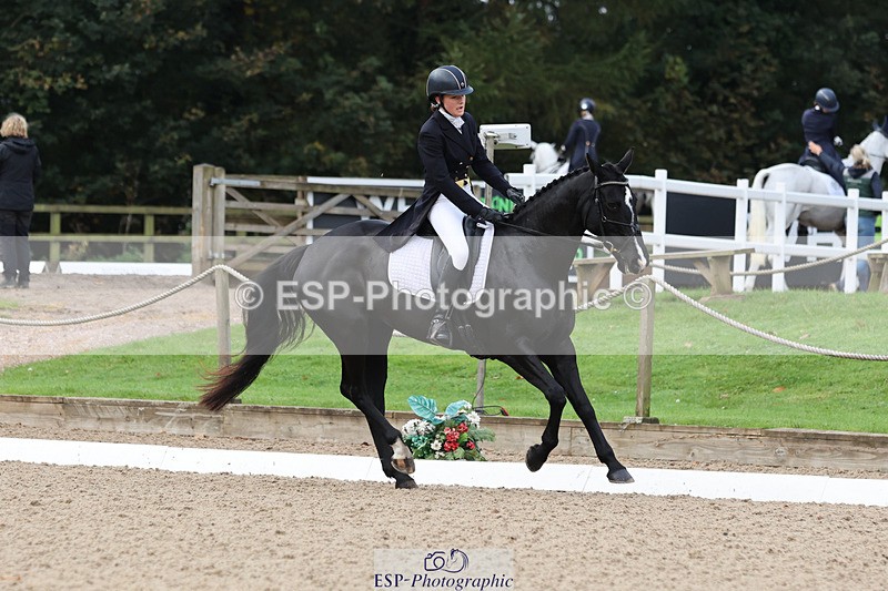 241024-094103-01137 - 128-Lottie.Turnell-TRICKLE