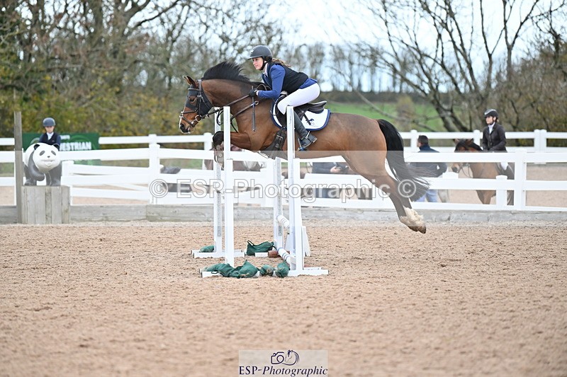 231119A-112534-05407 - Sun Cls 5 Newcomers & 1m Open