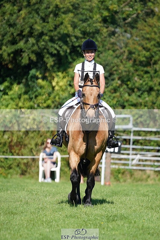 240811A-170906-06549 - 422-