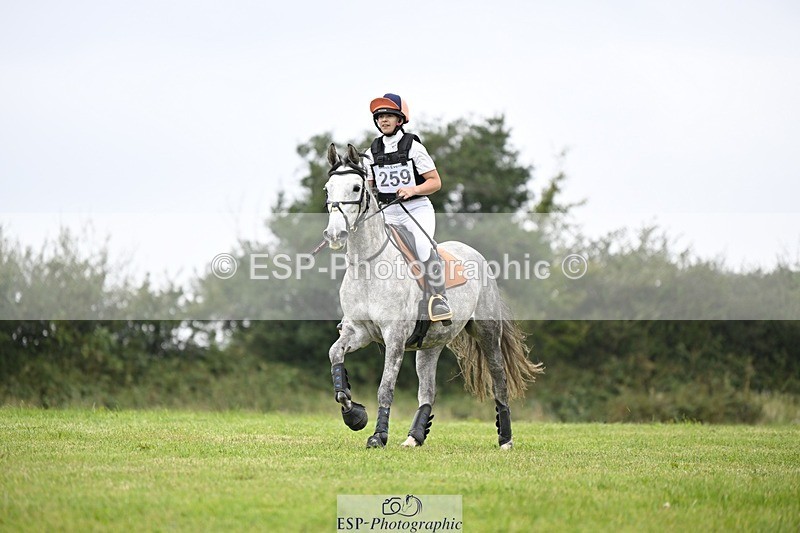 240831A-142323-03612 - 259-Lucy.Coker-QUEEN.RUBIE