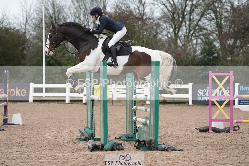 251109-111357-03508 - Cls 20 Newcomers and 1.10m Open