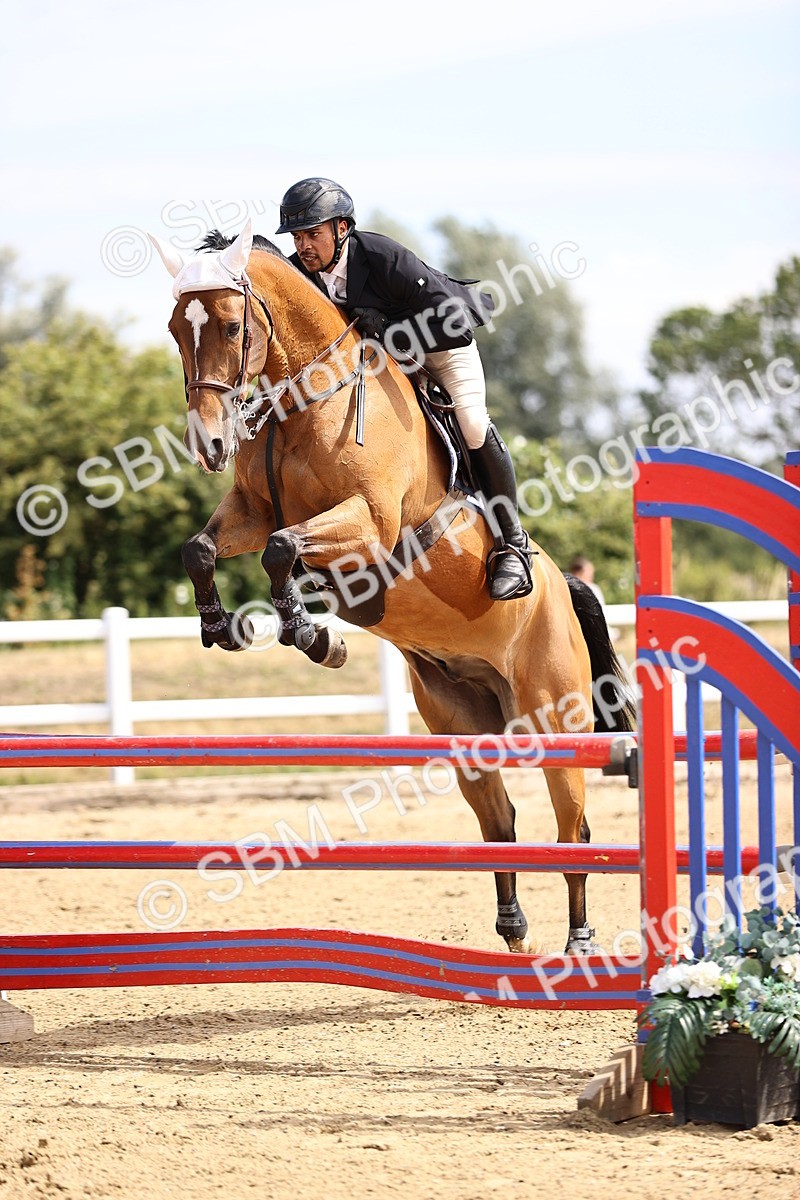 SBM_009857 - Class 8 - Senior Newcomers - 1.10  Open