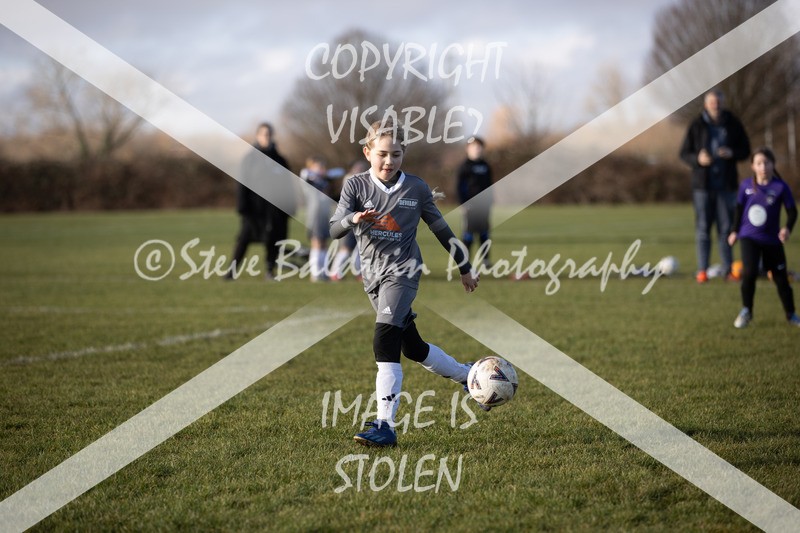 1DX31179 - 2026-01-17 FC Abbey Meads U9 Purple Girls V Develop FC U9 Girls