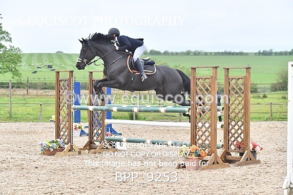 BPP_9253 - CLASS 30 SUN Senior Newcomers/ 1.10m Open