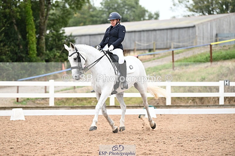 240815A-140003-01906 - 139-Chloe.Makepeace-Beechfield.Diamond