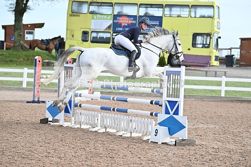 231208A-123111-00725 - Cls 5 Newcomers & 1.10m Open