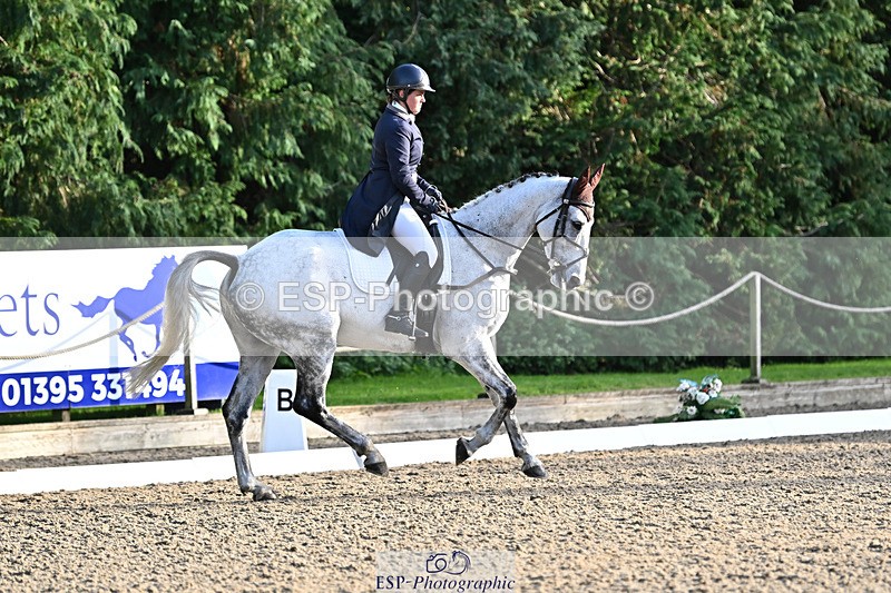 241023-161214-00873 - 014-Lizzie.Luxton-ST.TROPEZ