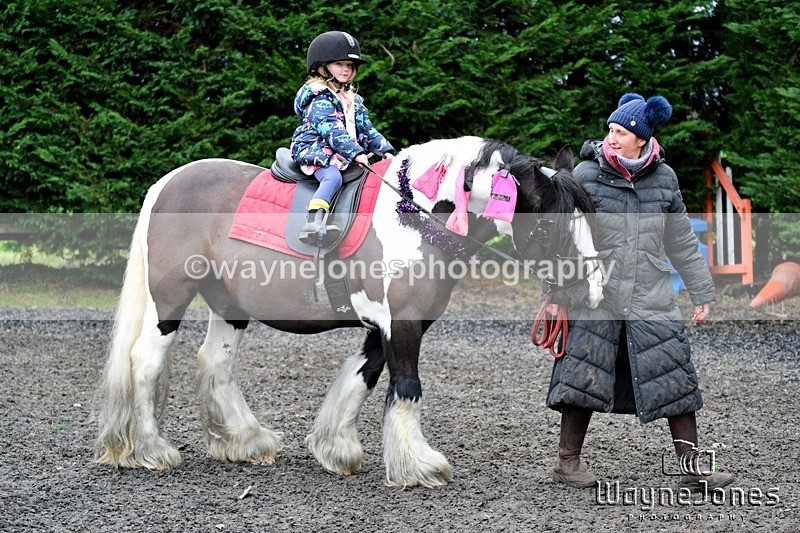 WJ5_4310 - Tanners Christmas Yard Fun 23-12-24