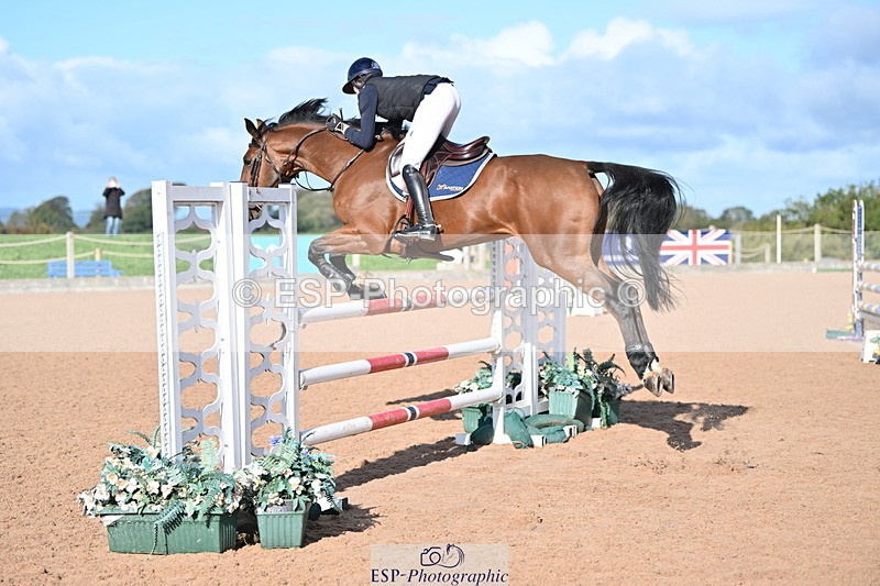 231014A-102830-04104 - Cls 18 Newcomers & 1.10m Open