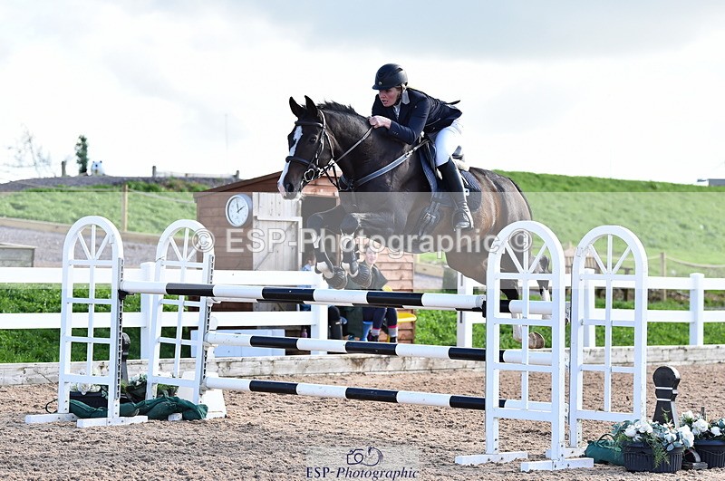 231014A-135906-05172 - Cls 15 1.05m Amateur Q 2nd R