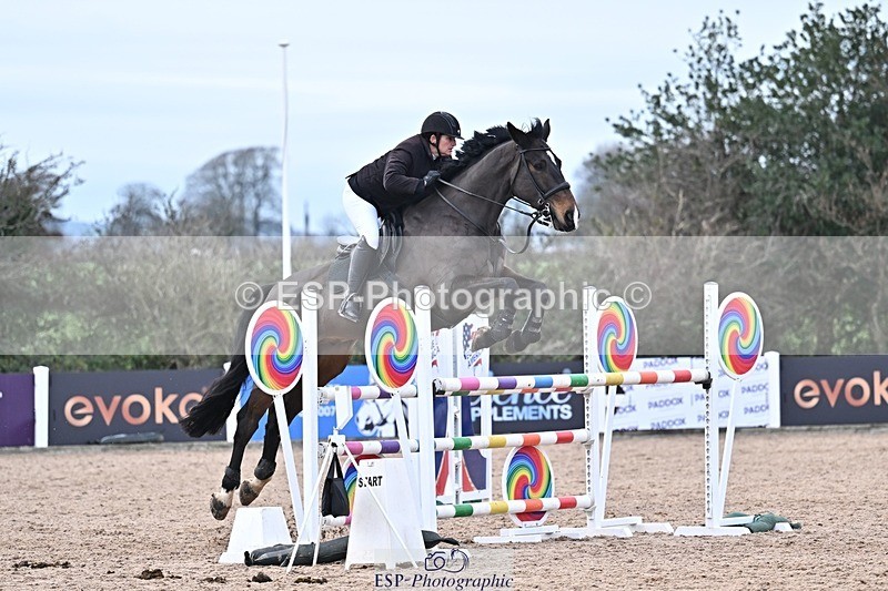 251126-140137-00662 - Cls 5 Foxhunter and 1.20m