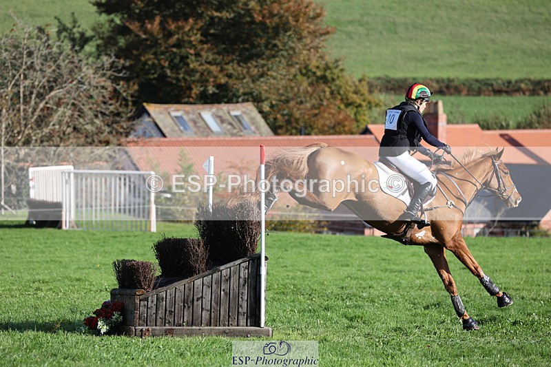 241025-110545-06411 - 010-Julia.Norman-SCOTCH.ON.THE.ROCK'Z