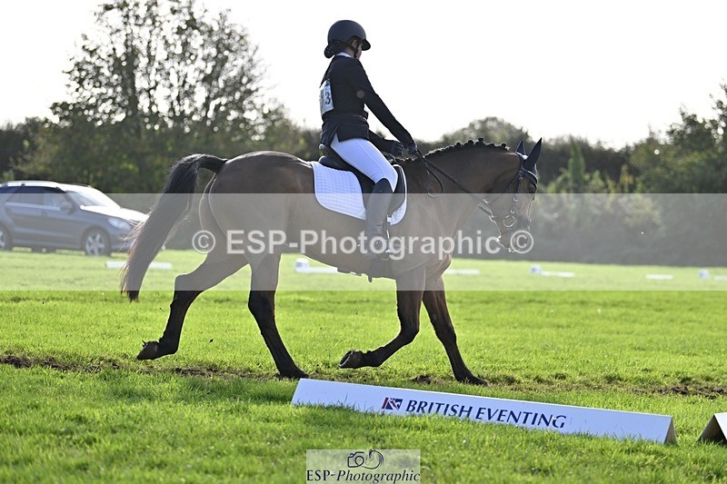 241025-120048-06992 - 373-Isabelle.Thwaite-BEACH.LADY