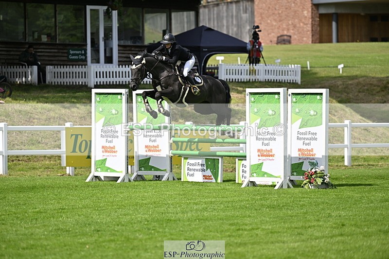 250613A-103619-00507 - Cls 1 Snr Newcomers and 1.10m Open