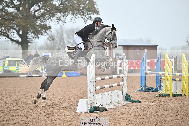 241103A-101458-06600 - SUN Cls 18 British Novice and 90cm Open