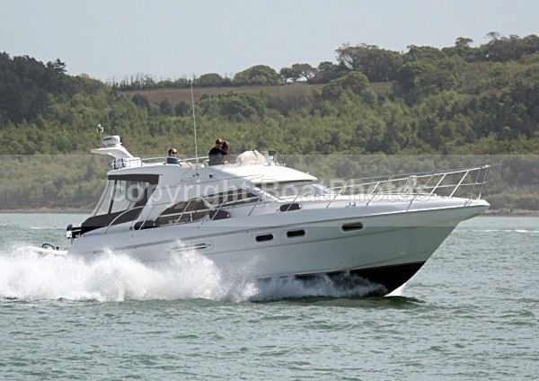 090502 JACK EASY IMG_6579 - Flybridge Cruisers
