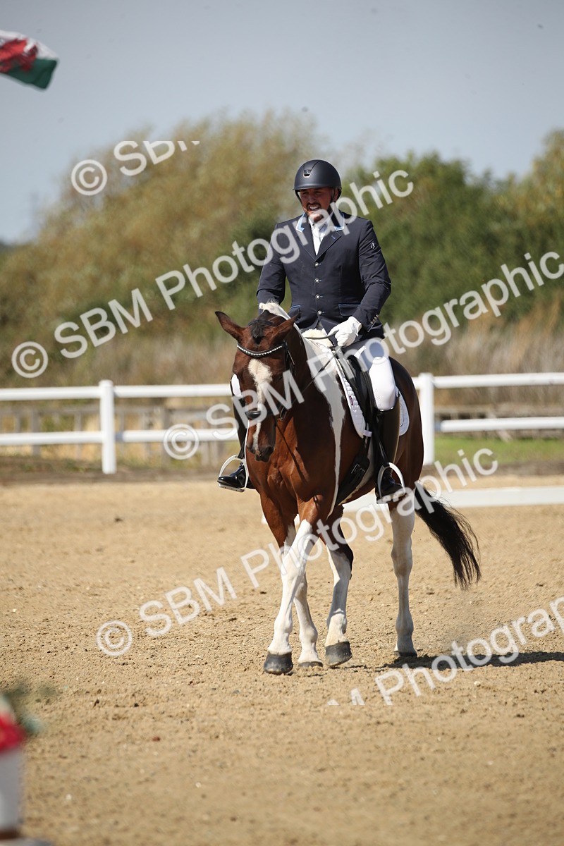 SBM_005108 - Class 11 - Novice 5 - 11.41-12.58