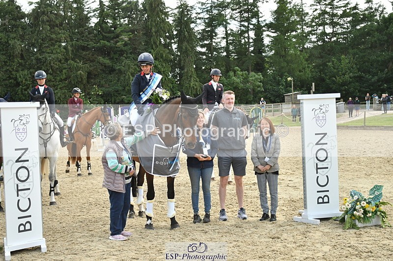 250525A-161203-18891 - Presentations Section C CCI 2 Star Long