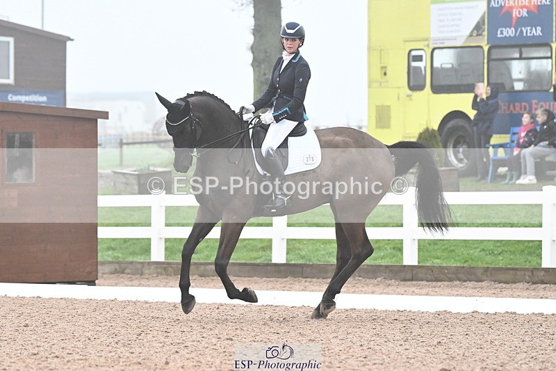 240217A-095343-00653 - 218-Jessica.Davies-Nemo.II