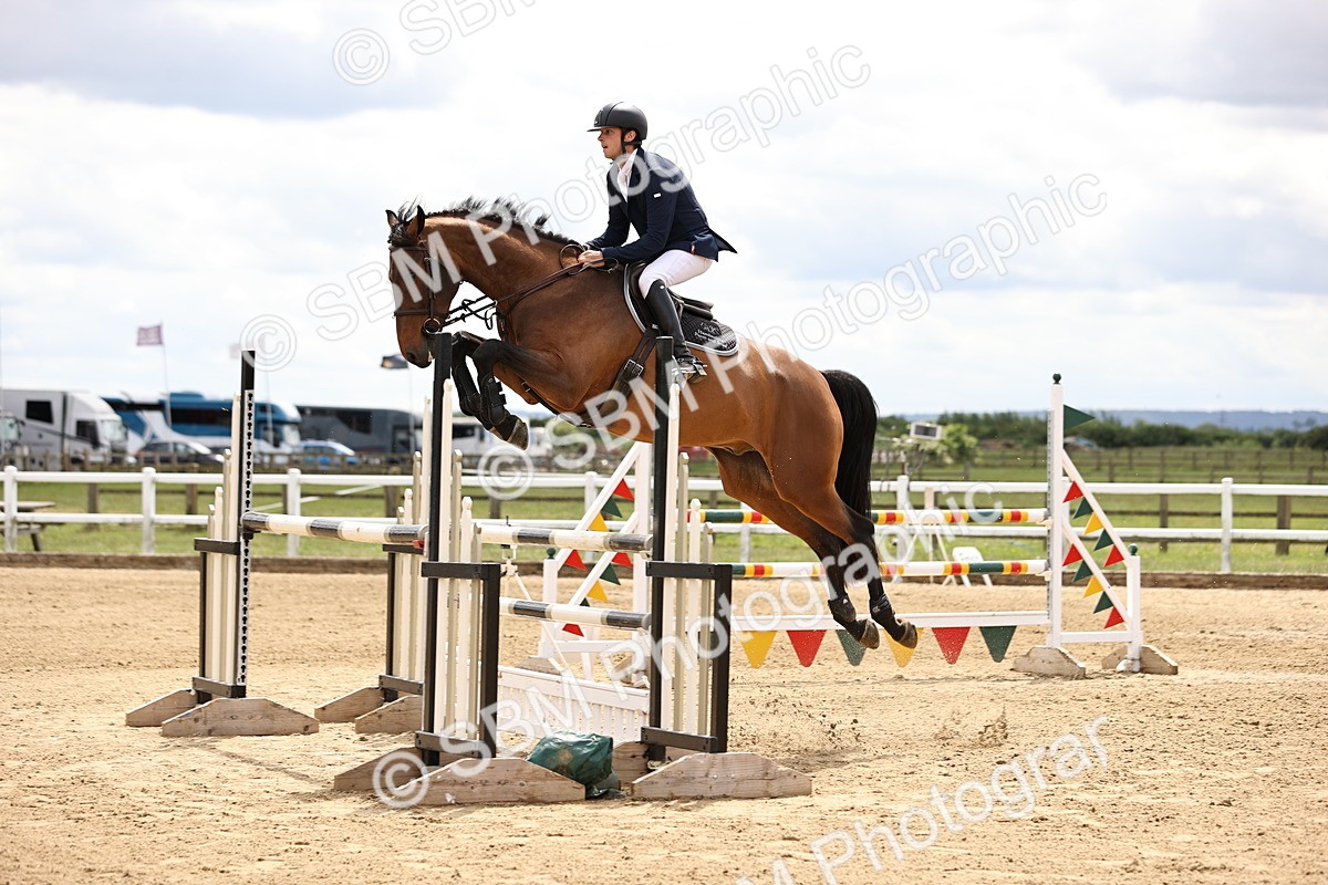 SBM_003049 - Class 11 - Senior Newcomers - 1.10m