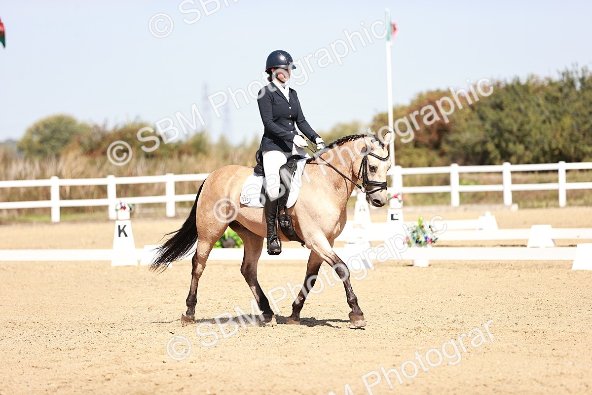 SBM_004612 - Class 12 - Novice 5 - 10.31-11.41