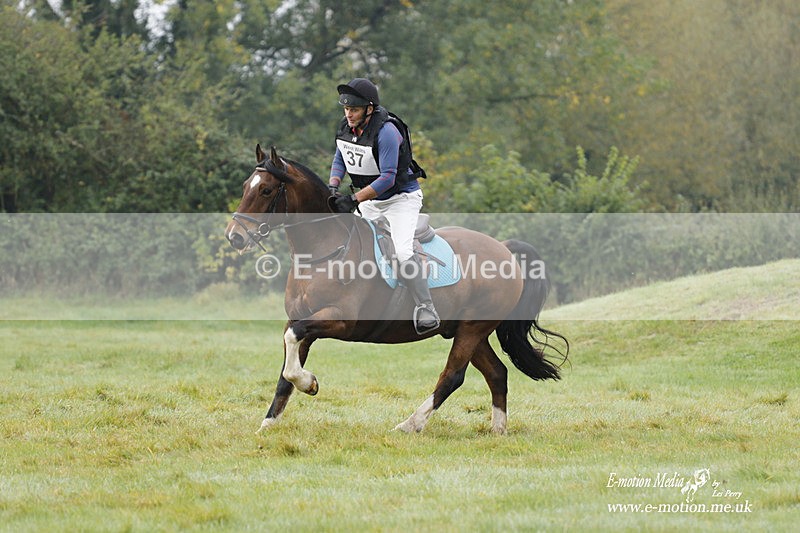 WWHT 171021 0677 - Novice Restricted (0.80m)  17/10/21