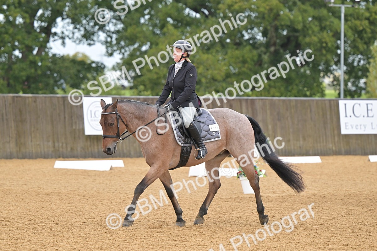 SBM_00525 - D2 - Small Tour Championship Intro 2