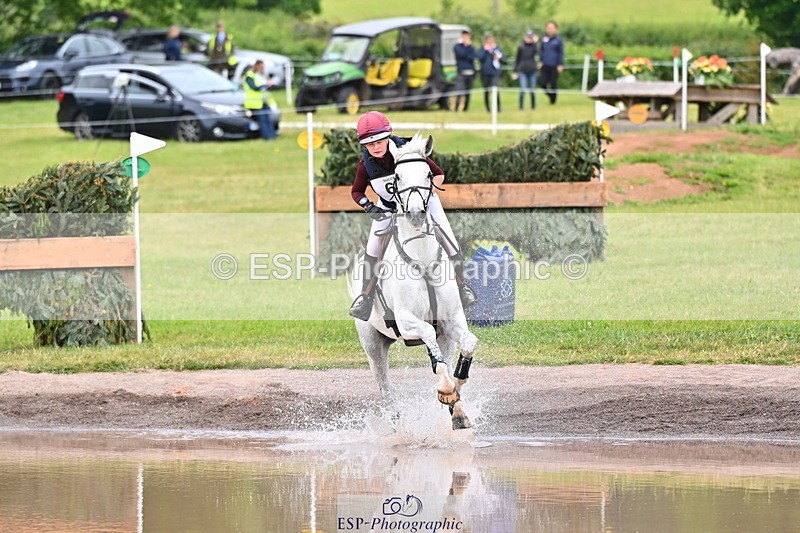 250524A-104704-09406 - A-065-Beatrice.Montgomerie-JAG.WOMANIZER.LADY