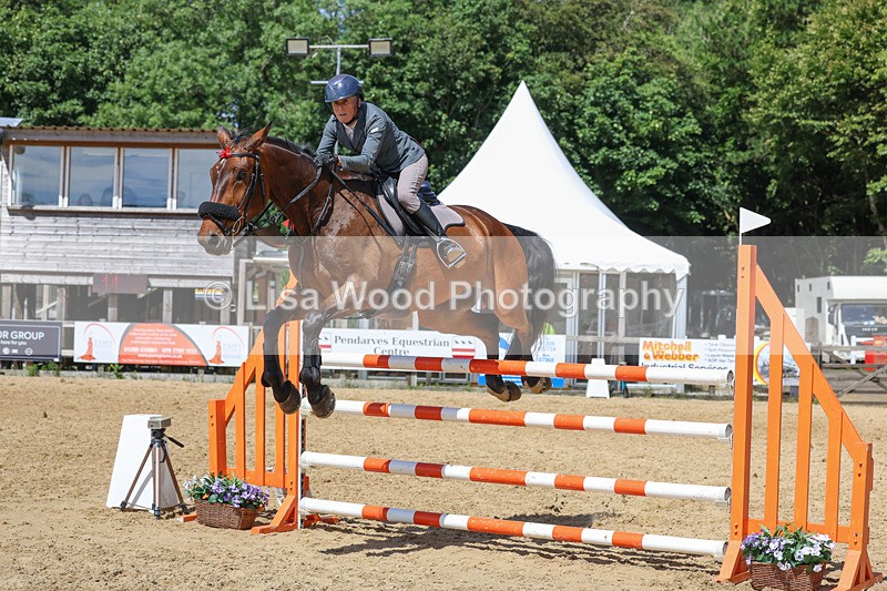 3E7A7430 - Class 8: Senior Newcomers/1.10m open