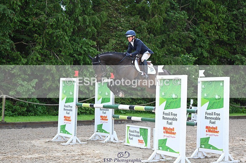 240526-093337-19628 - 370-STORM_IN_DECEMBER-Claire_Fielding