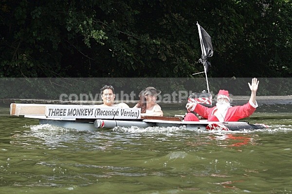 090704 THREE MONKEYS RECESSION VERSION IMG_0886 - HENLEY REGATTA  SATURDAY 4th JULY 2009